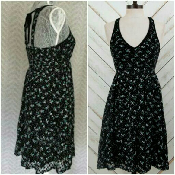 Altar'd State Tie Back XS - Picture 2 of 5